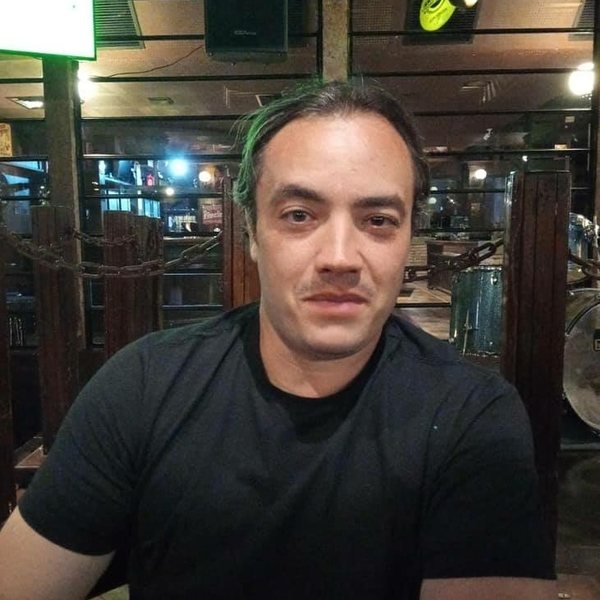 Rodrigo - Professor de expressão escrita - português - 