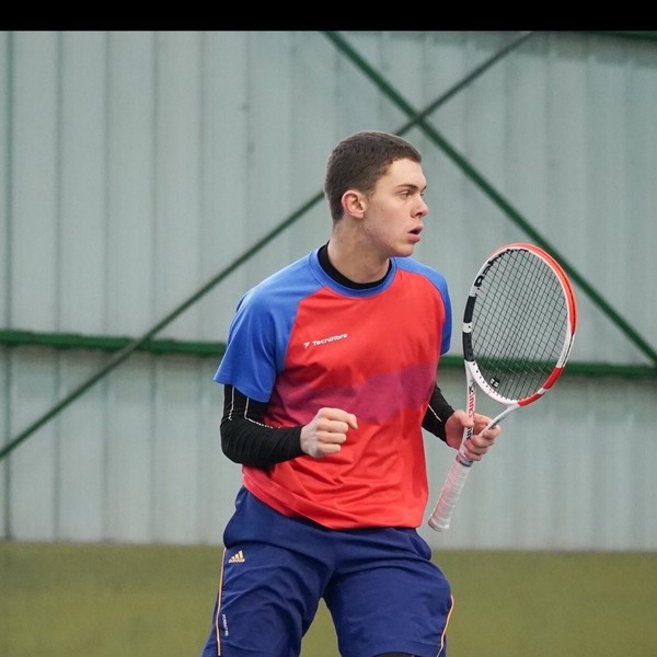 Alexis - Prof de tennis - Gidy