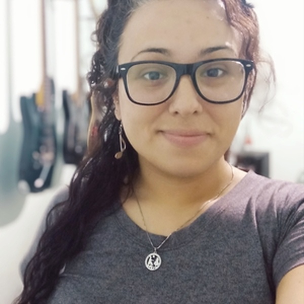 Nayla - profesor de guitarra - Monte Grande