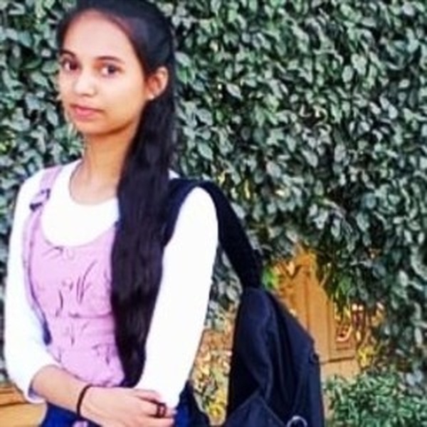 Rakhi - Drawing teacher - New Delhi