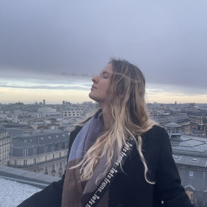 Anna - French tutor - Holmbury Saint Mary