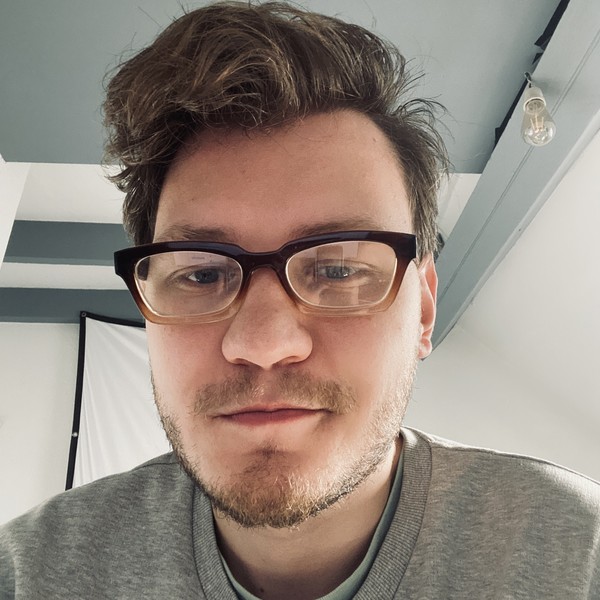 Andy - Prof de montage vidéo - Etterbeek