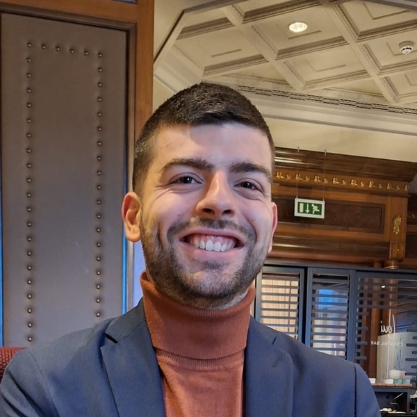 Théo - Prof d'anglais - Mons