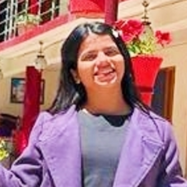 Ayushi - Physics tutor - Lucknow