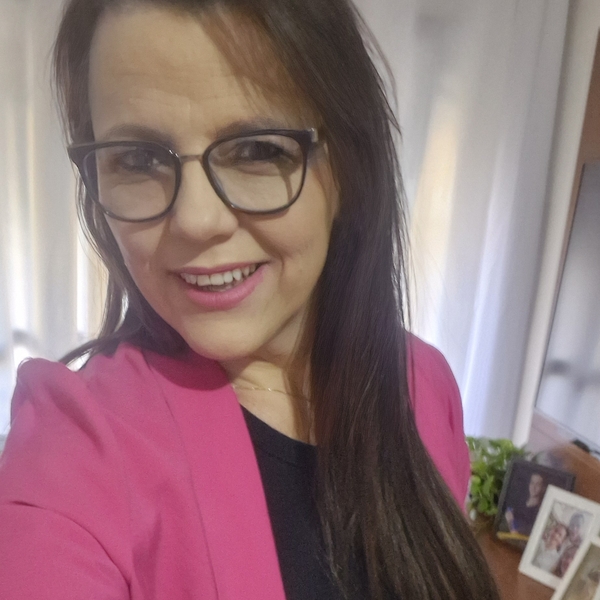 Elaine Cristina de - Professor de português - Ribeirão Preto