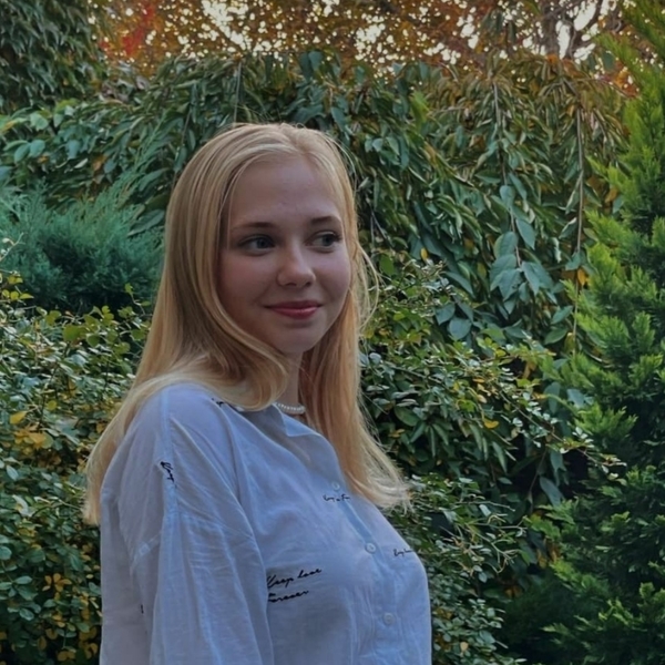 ANNA - Репетитор з історії України  - 