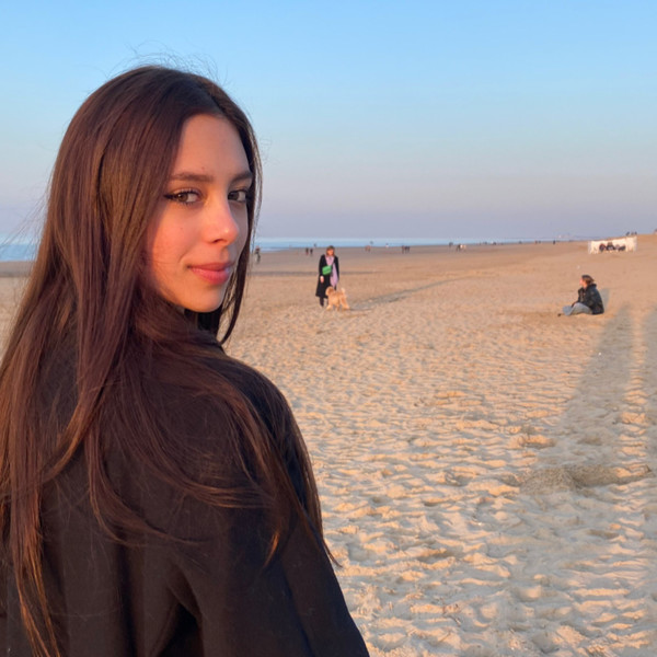 Inès - Prof de compréhension orale - allemand - Waimes