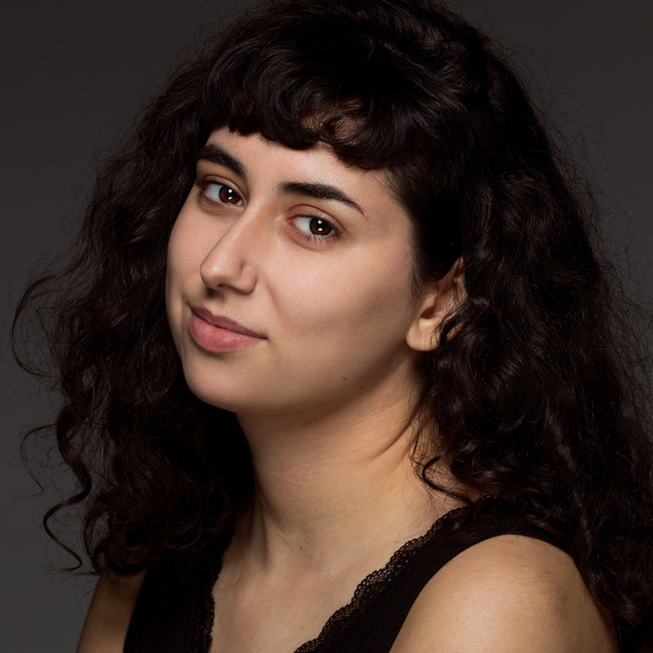 Irene こんにちは イレーネと申します 現在は日本勉強の専攻を終わるところです 母国語はスペイン語 英語もできます 日本語 はまだペラペラにできませんけど 基本的な会話ができます 子供のころから外国語に興味を持って 色々な言葉を習いましたから 学生の