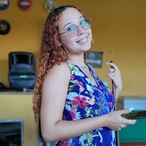 Izabella - Professor de Português - 
