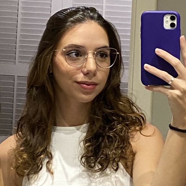 Manuela - Prof de inglês - Setor Goiânia 2
