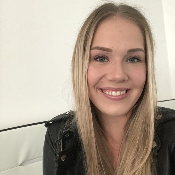 Yasmin - Spanischlehrerin - Köln