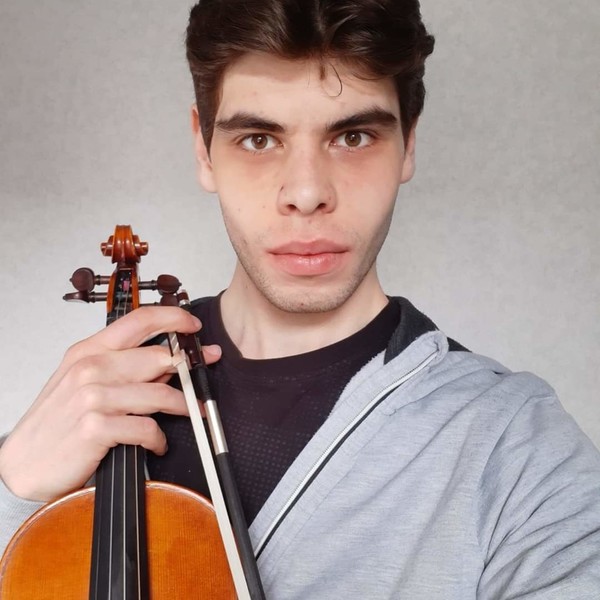 Daniel - Prof violin - Hyde