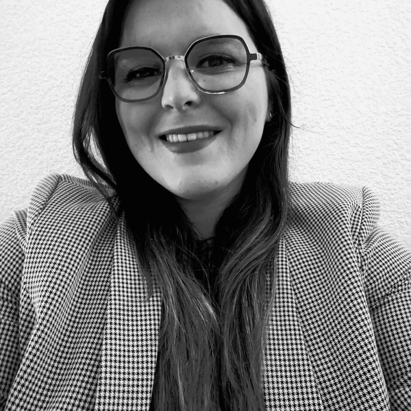Amandine - Prof de droit pénal - Nice