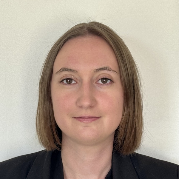 Chloé - Prof de droit - Puttelange-aux-Lacs