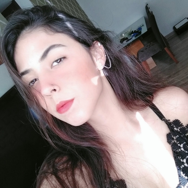 Stephanie - Prof de inglês - Caldas Novas