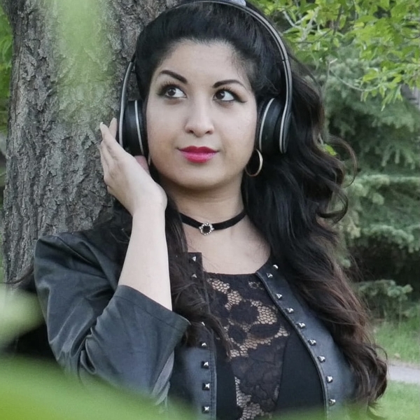 Sangeeta - Prof singing - 