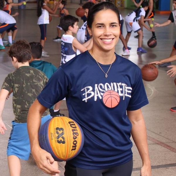 Drible - Pessoas jogando basquete 3x3 no Ibirapuera - Esportes