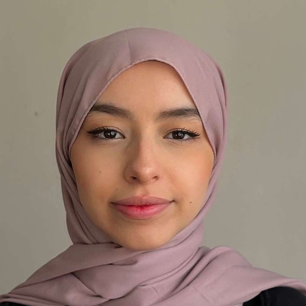 Ibtissam - Prof d'anglais - Sarcelles