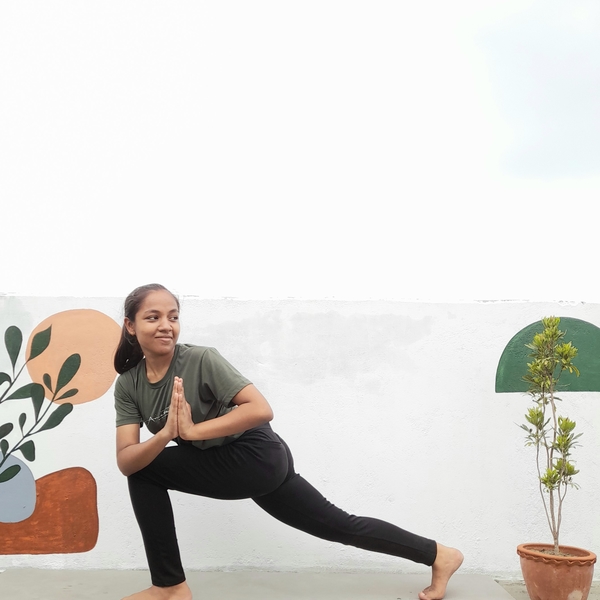 Shubhanshi - Yoga instructor - Prayagraj