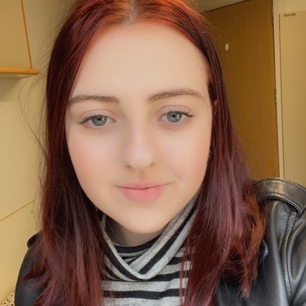 Poppy - English tutor - Cardiff