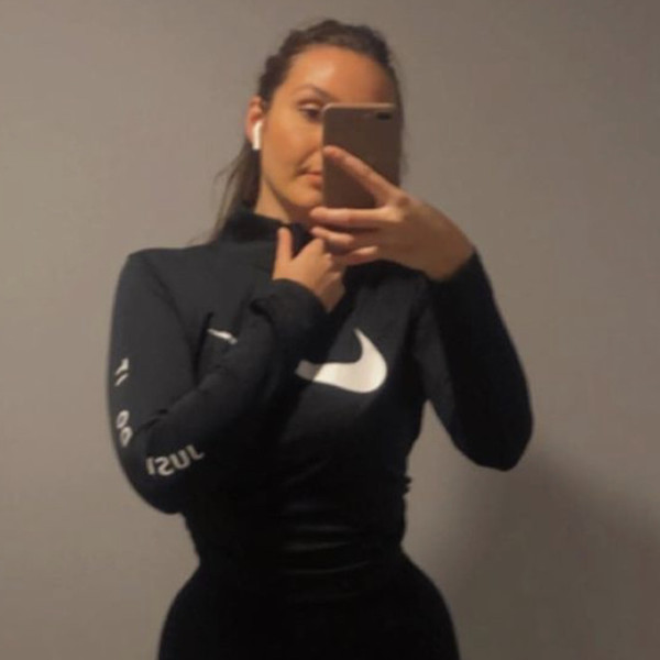 Klaudia - Prof de physique - Schaerbeek