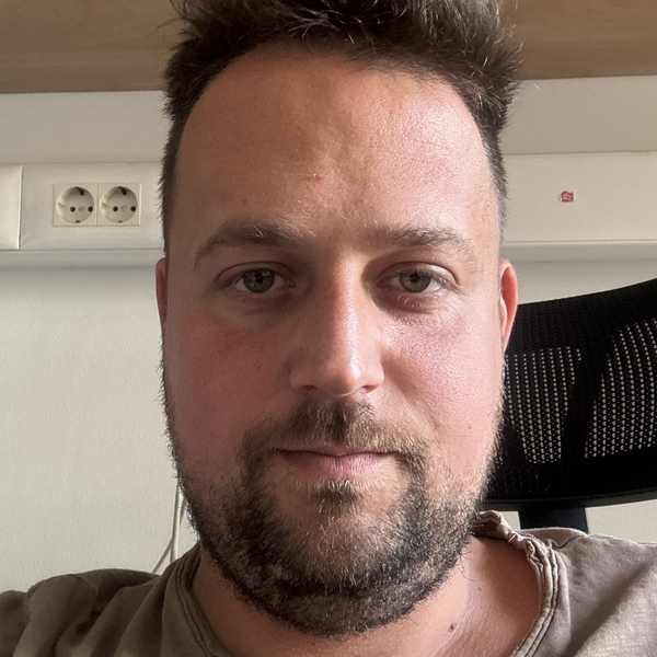 Kevin - matek magántanár - Dunaújváros