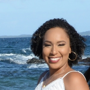 Taila - Professor de português para estrangeiros - Centro Administrativo da Bahia