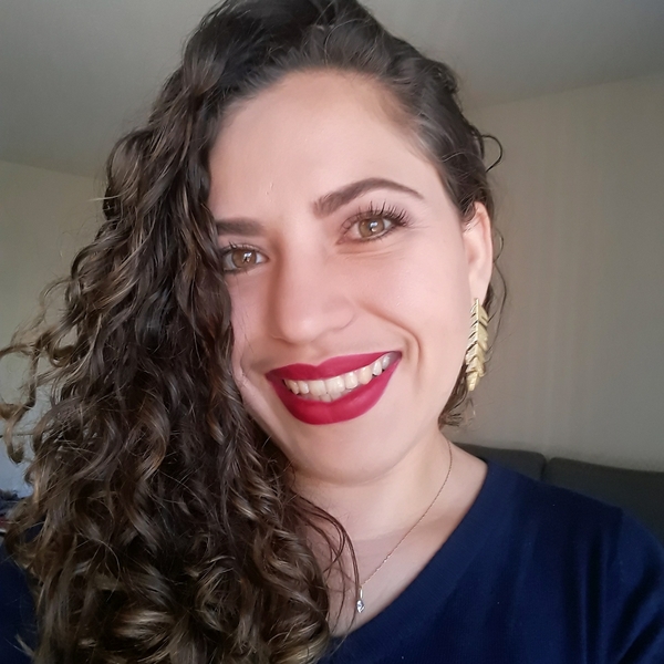Luciana - Professor de português - 