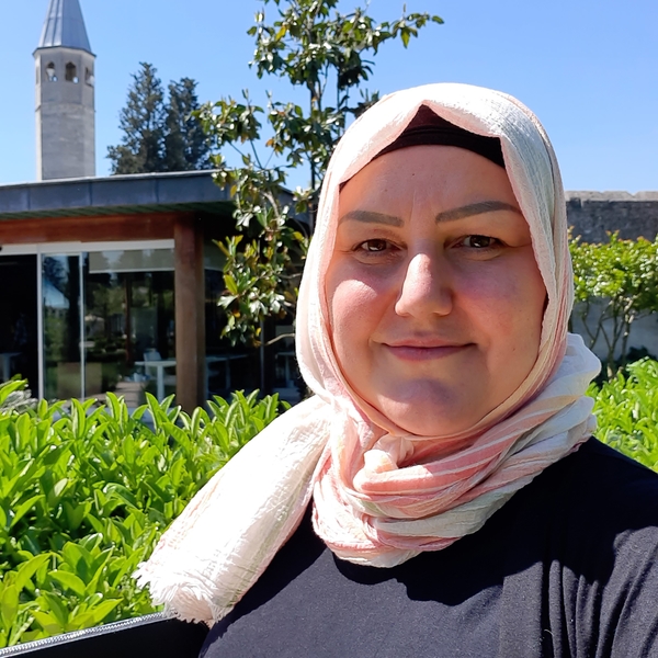 Nuray - Kuran okuma öğretmeni - 