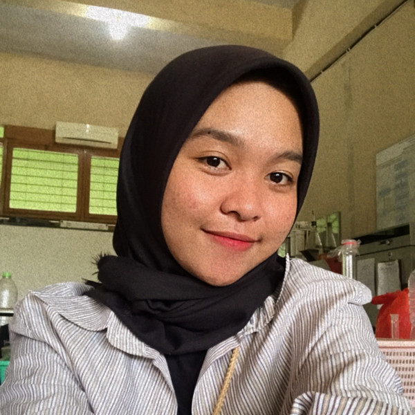 Nur - Guru matematika - Surakarta
