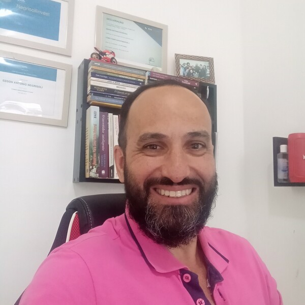 Edson - Prof de finanças - 