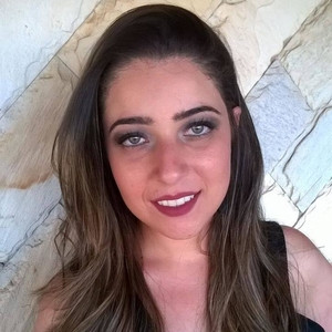 Pollianne - Prof de marketing - Contagem