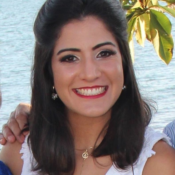 Thaís - Professor de direito civil - Brasília