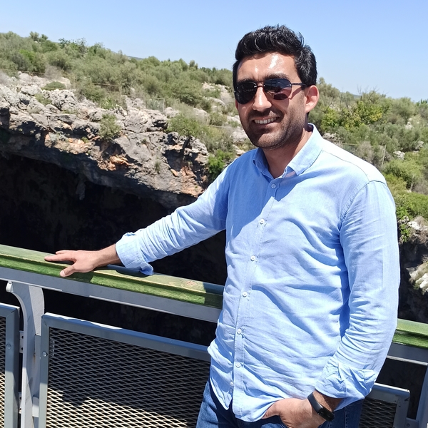 Rıza - Yazılım mühendisliği öğretmeni - Aksaray