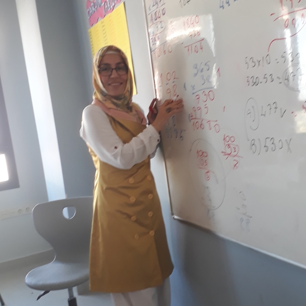 YASEMİN - Matematik öğretmeni - 
