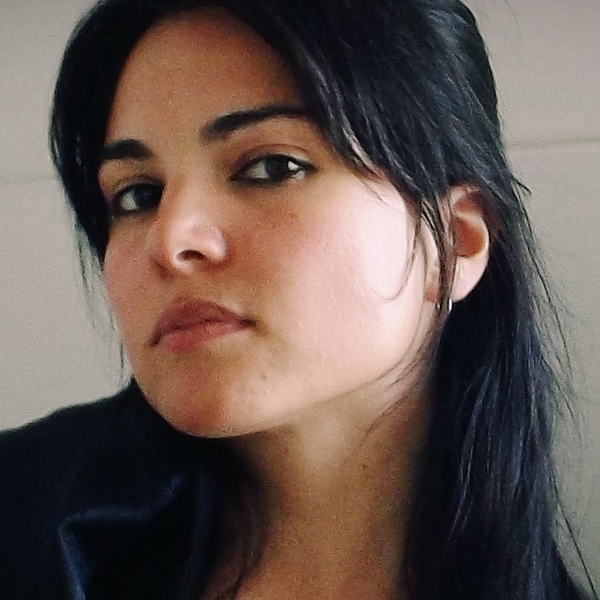 Leonela - Prof portugués brasileño - 