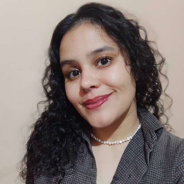 Evelin - Professor de biologia - Joinville
