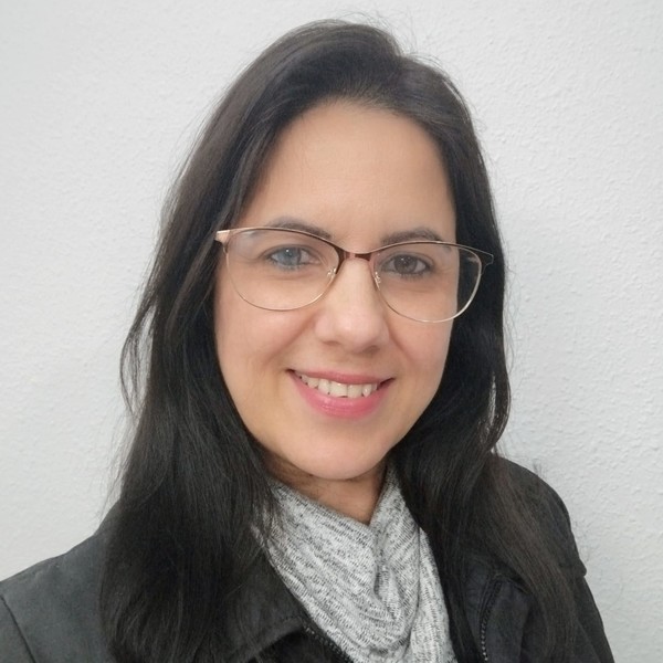 Yudenia - profesor de comprensión oral en Español - Petrer