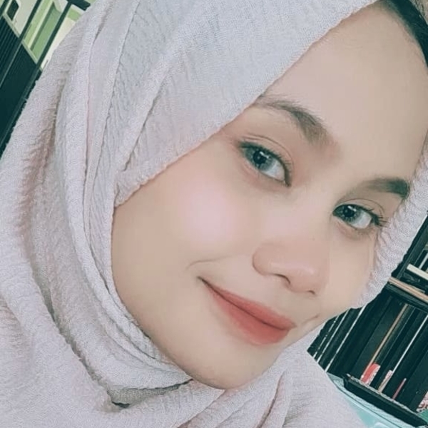 Umi - Guru bahasa inggris - Kecamatan Gempol