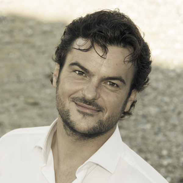 Adrian - Profe de surf - Oleiros