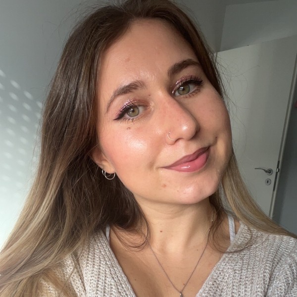 Romane - Prof de SVT - Tours