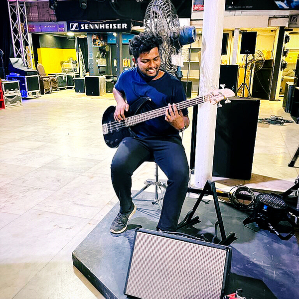 Calvin Fernandes - Guitar tutor - Mumbai