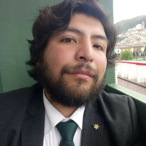 Xavier - Prof historia - Cusco