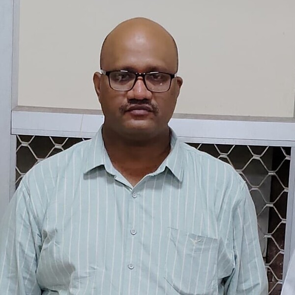 Dr L TANUJ KUMAR - Physics teacher - Vijayawada