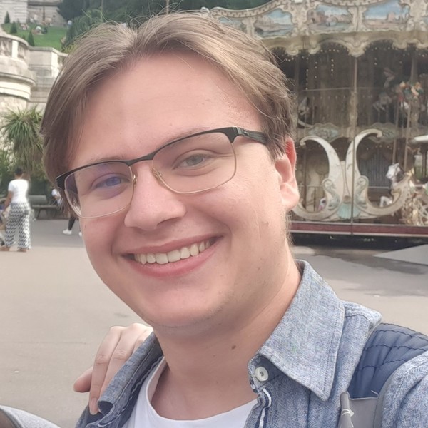 Jonathan - Prof de physique - chimie - Villeneuve-lès-Avignon