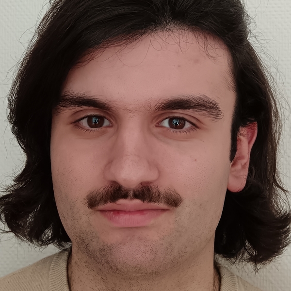 Emir-Can - Prof de SES - Ris-Orangis