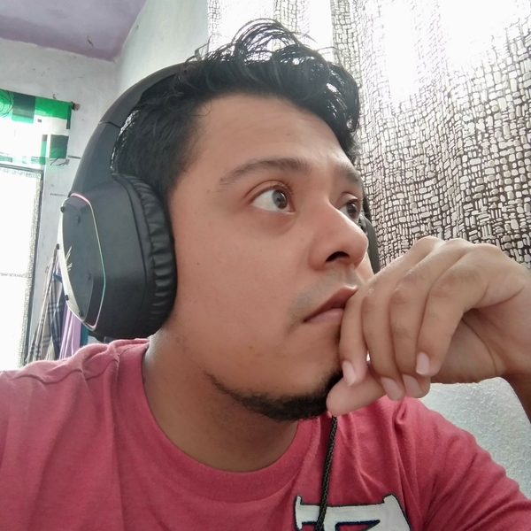 Adrian - Profesor de programación - Villahermosa