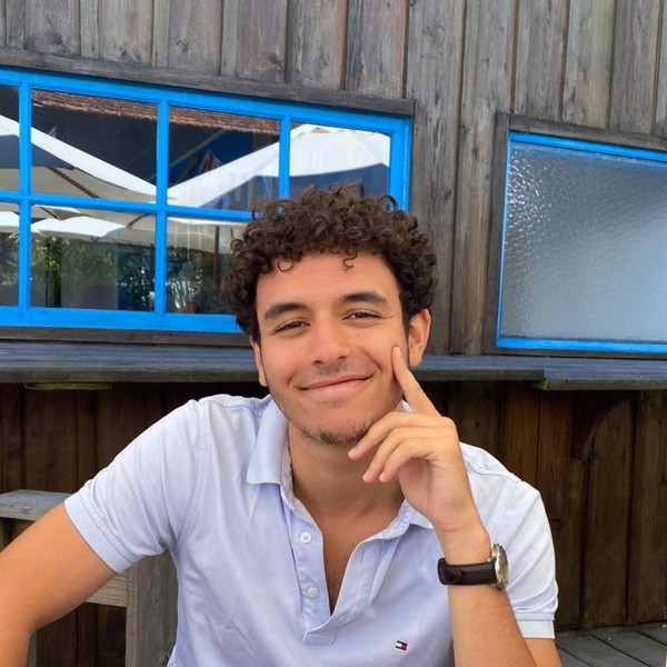 Ayman - Prof de maths - Paris 8e