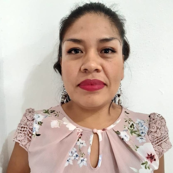 CLAUDIA JANETE - Profe de física - Mérida
