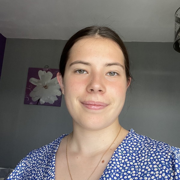 Perrine - Prof d'aide aux devoirs - Angers